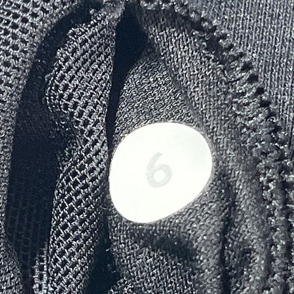 Lululemon Power Y String Tank - size 6 EUC - Picture 6 of 9